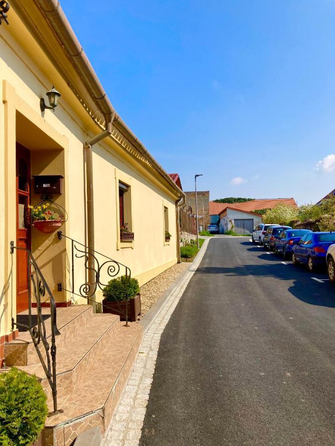 Guesthouse Mikulas Mikulov - Free Parking In The City Center Exterior foto