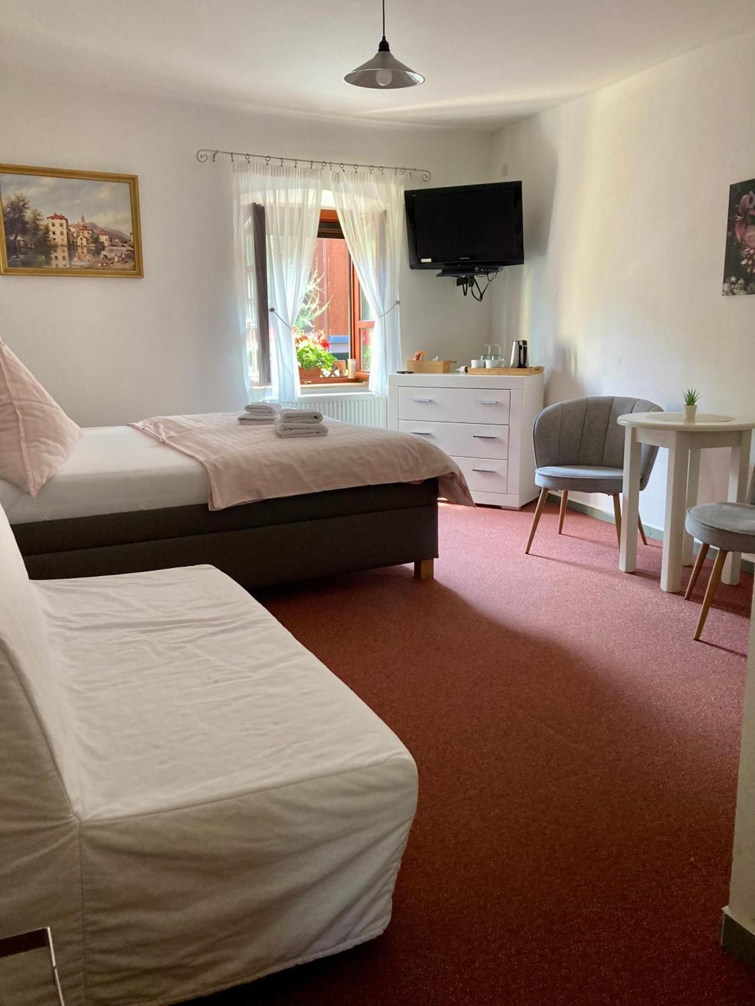 Guesthouse Mikulas Mikulov - Free Parking In The City Center Exterior foto